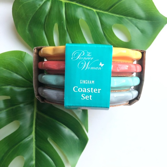 4 Pioneer Woman Novelty Gingham Coasters 3.97 Inches Diameter - Picture 2 of 4